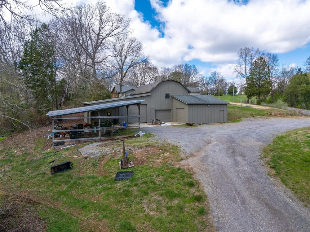 209 County Road 576 Englewood, TN 37329