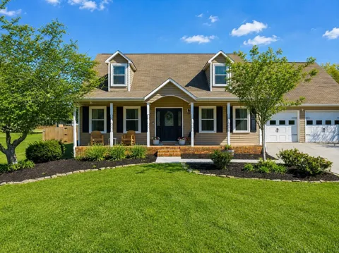 2727 Kenwood Drive