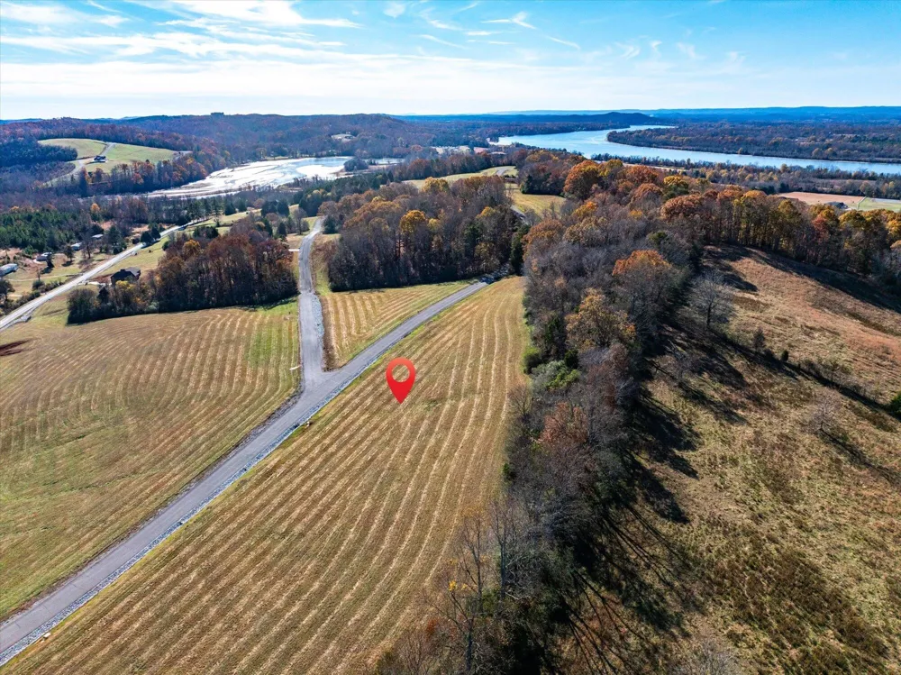 65 The Gates Drive Decatur, TN 37322