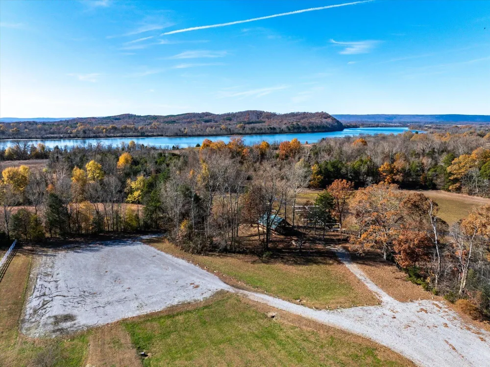 65 The Gates Drive Decatur, TN 37322
