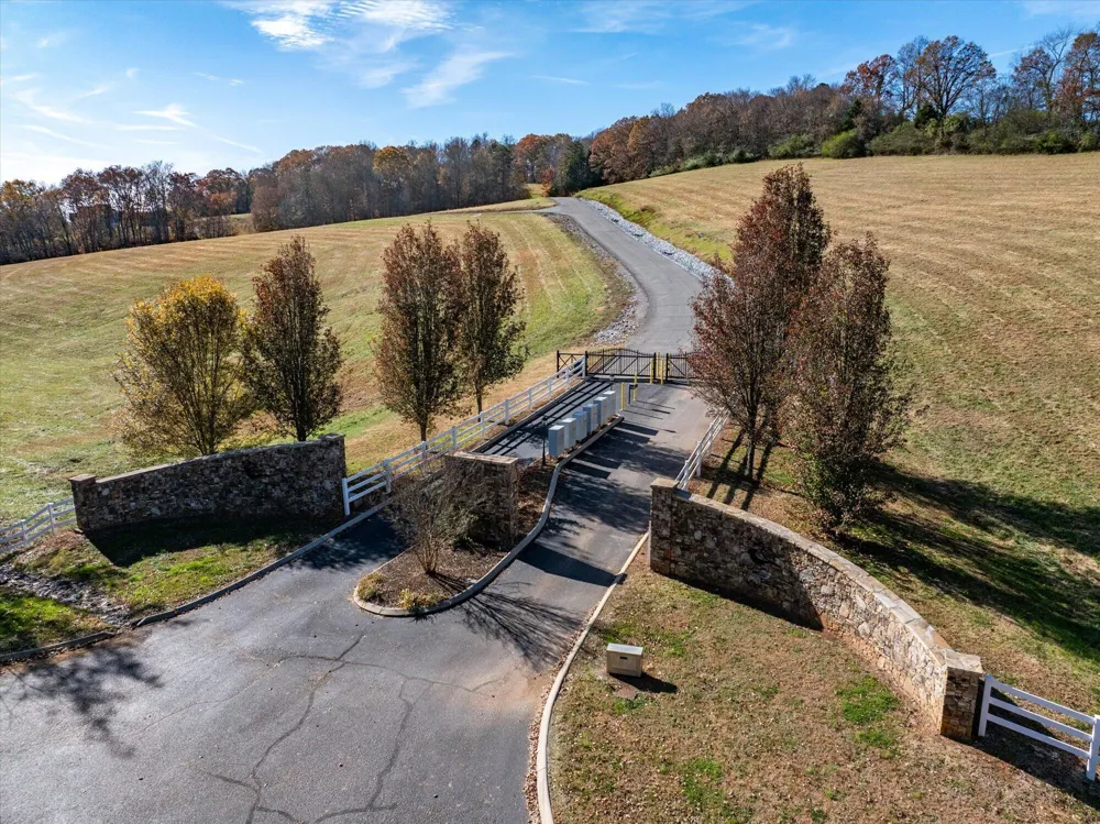 65 The Gates Drive Decatur, TN 37322