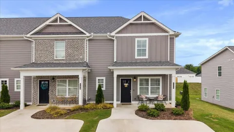 173 Bellingham Cove NE