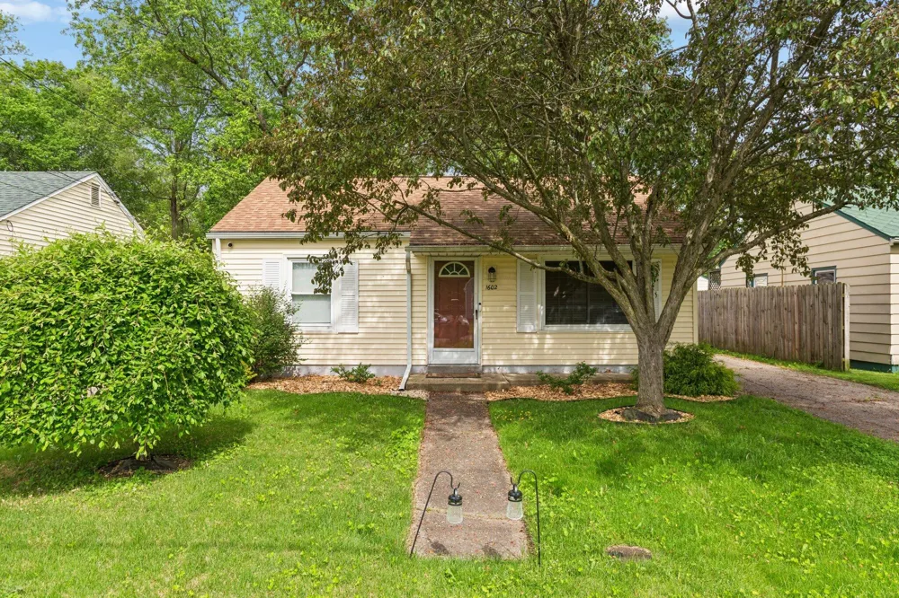 1602 Baker Drive Kalamazoo Charter Township, MI 49048