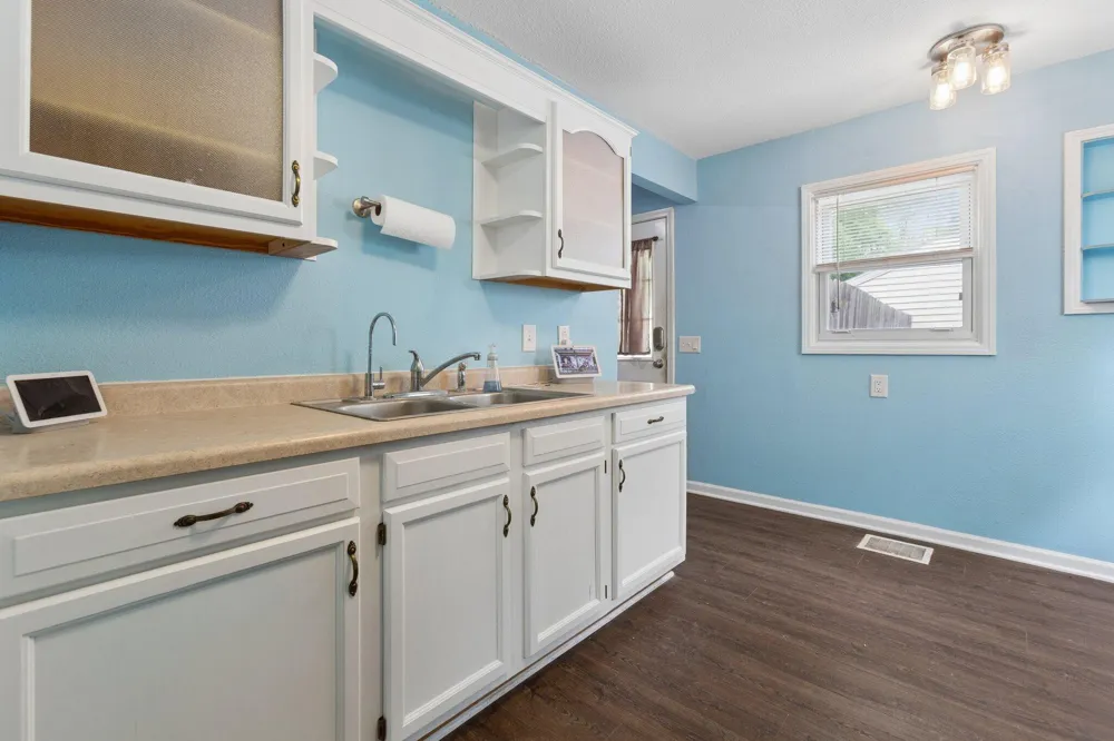 1602 Baker Drive Kalamazoo Charter Township, MI 49048