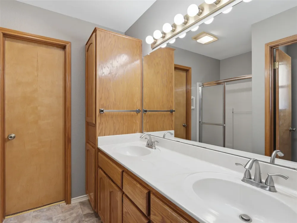 526 Riverside Drive New Braunfels, TX 78130