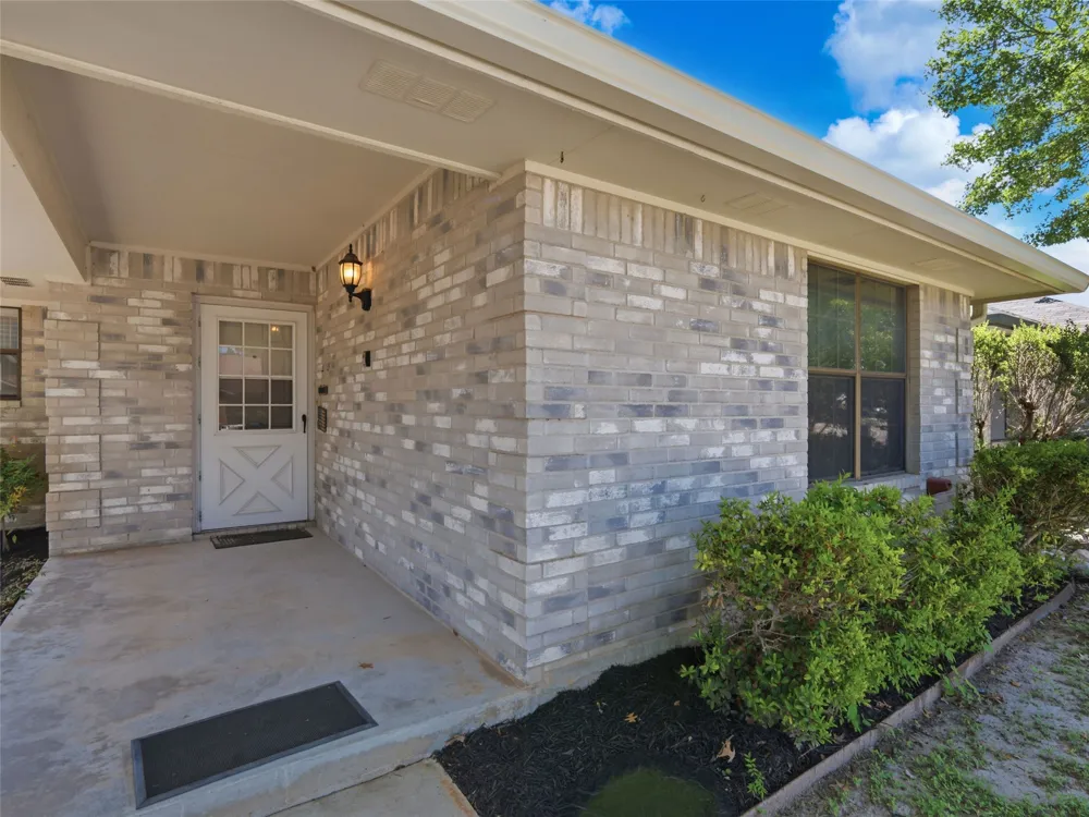 526 Riverside Drive New Braunfels, TX 78130