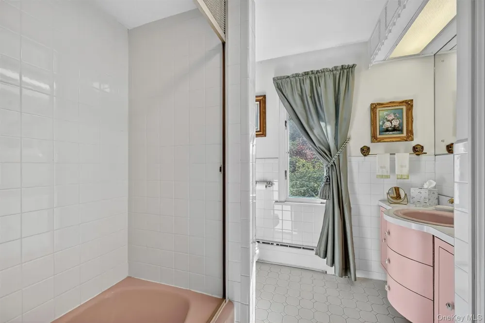 20 Moriah Lane Montebello, NY 10901