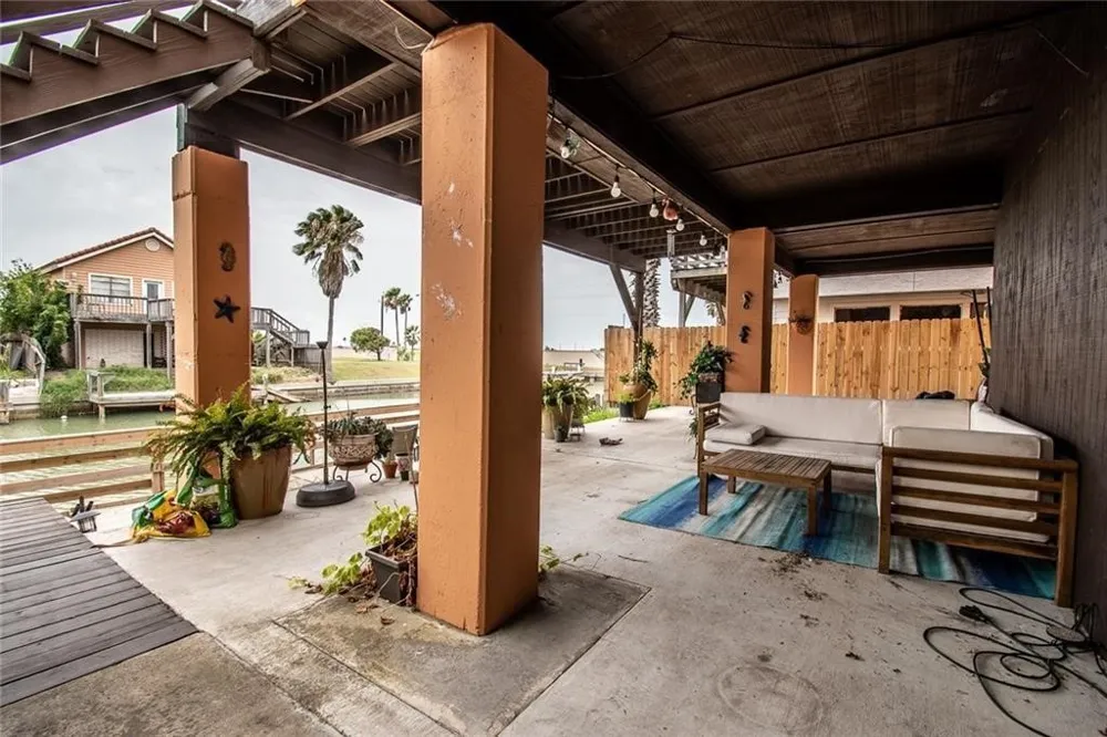 716 Enchanted Harbor Corpus Christi, TX 78402