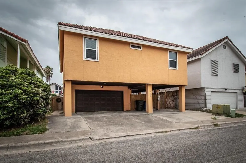 716 Enchanted Harbor Corpus Christi, TX 78402