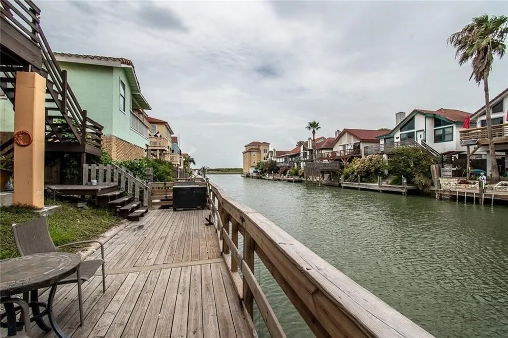 716 Enchanted Harbor Corpus Christi, TX 78402