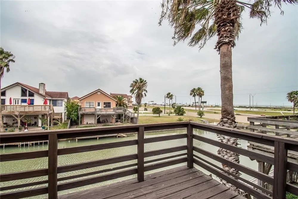 716 Enchanted Harbor Corpus Christi, TX 78402