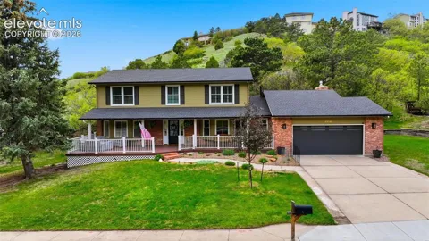6914 Oak Valley Drive
