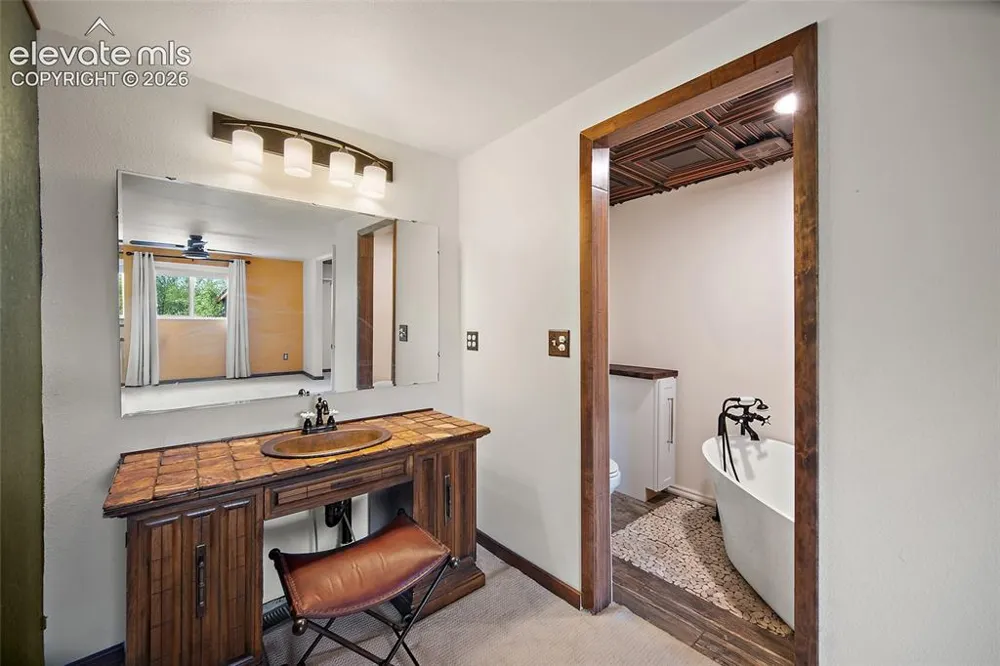958 Midland Avenue Manitou Springs, CO 80829