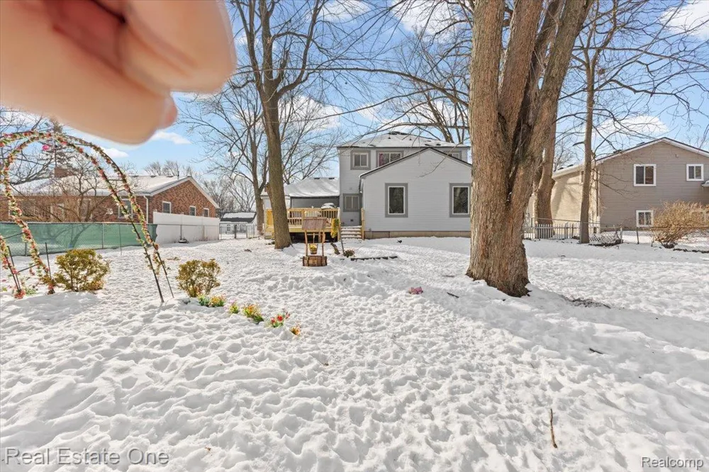 2931 Wisconsin Road Troy City, MI 48083