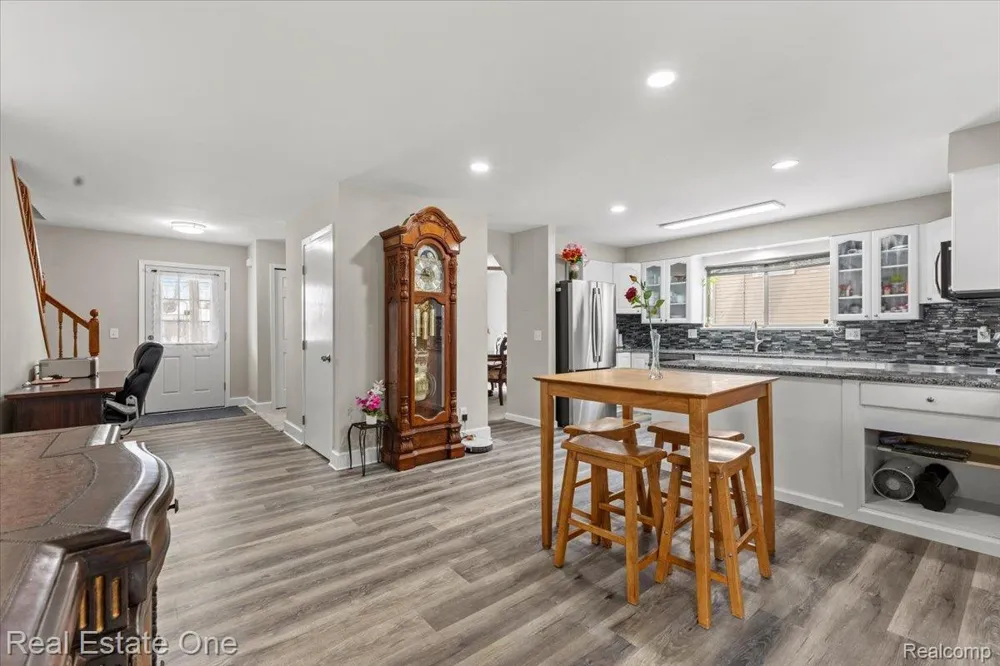 2931 Wisconsin Road Troy City, MI 48083