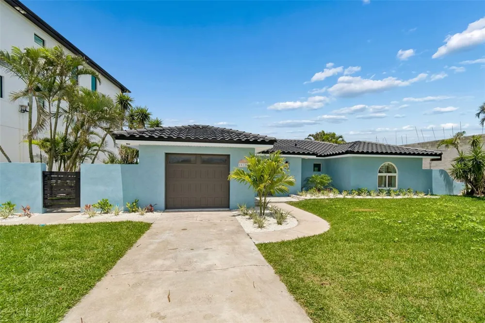 10238 TARPON DRIVE Treasure Island, FL 33706