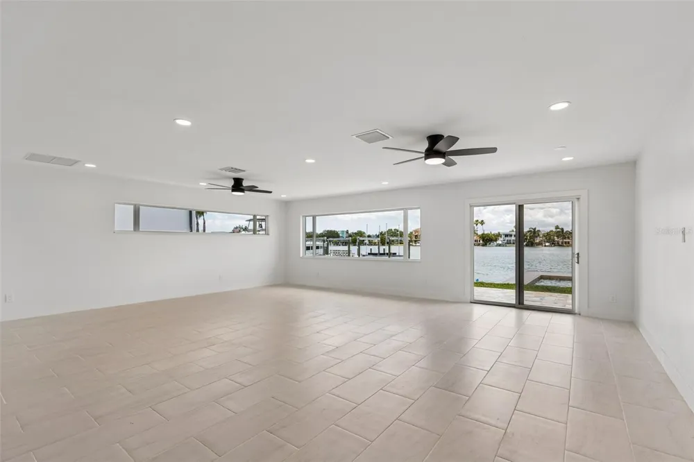 10238 TARPON DRIVE Treasure Island, FL 33706