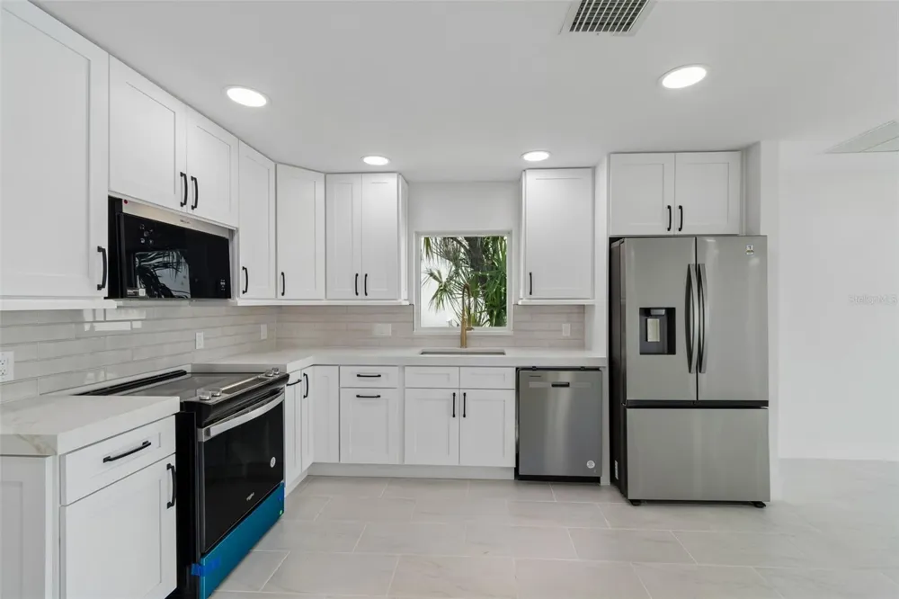 10238 TARPON DRIVE Treasure Island, FL 33706