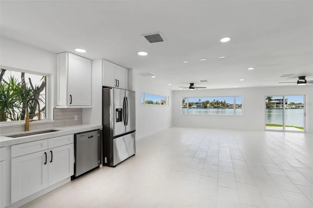 10238 TARPON DRIVE Treasure Island, FL 33706