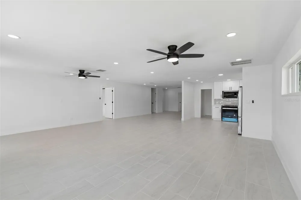 10238 TARPON DRIVE Treasure Island, FL 33706
