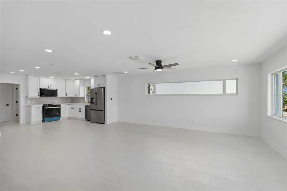 10238 TARPON DRIVE Treasure Island, FL 33706