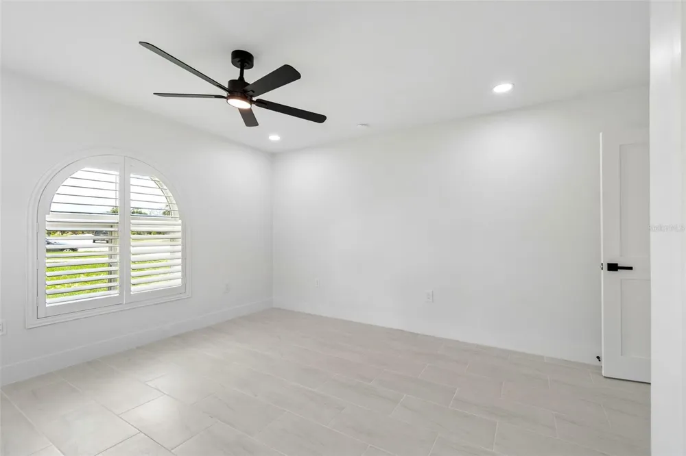 10238 TARPON DRIVE Treasure Island, FL 33706