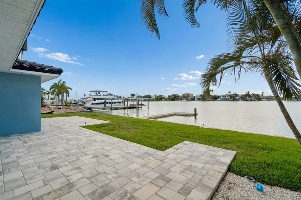 10238 TARPON DRIVE Treasure Island, FL 33706