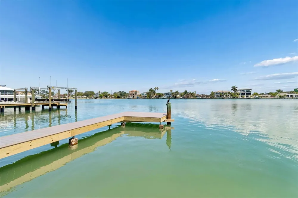 10238 TARPON DRIVE Treasure Island, FL 33706
