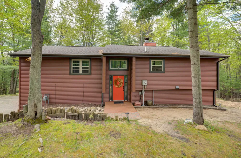 4418 Hampshire Drive Acme Township, MI 49690