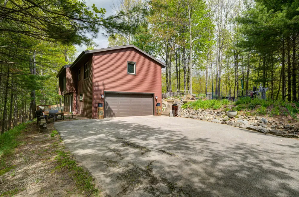 4418 Hampshire Drive Acme Township, MI 49690