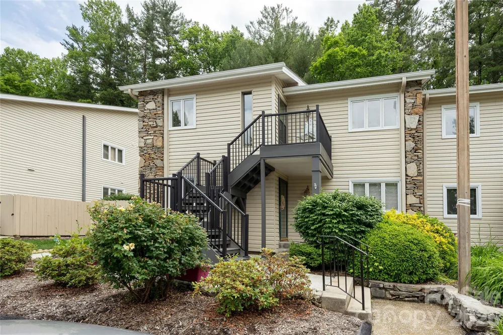 580 Britton Creek Drive Hendersonville, NC 28791