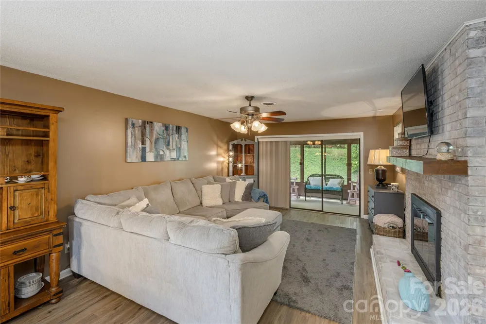 580 Britton Creek Drive Hendersonville, NC 28791