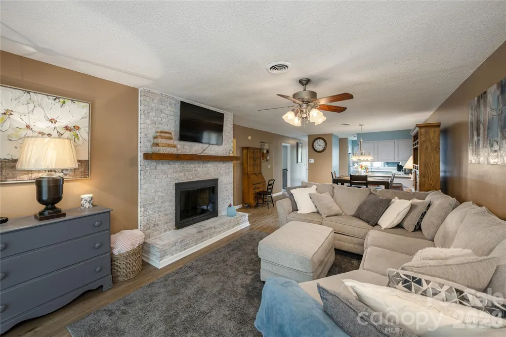 580 Britton Creek Drive Hendersonville, NC 28791