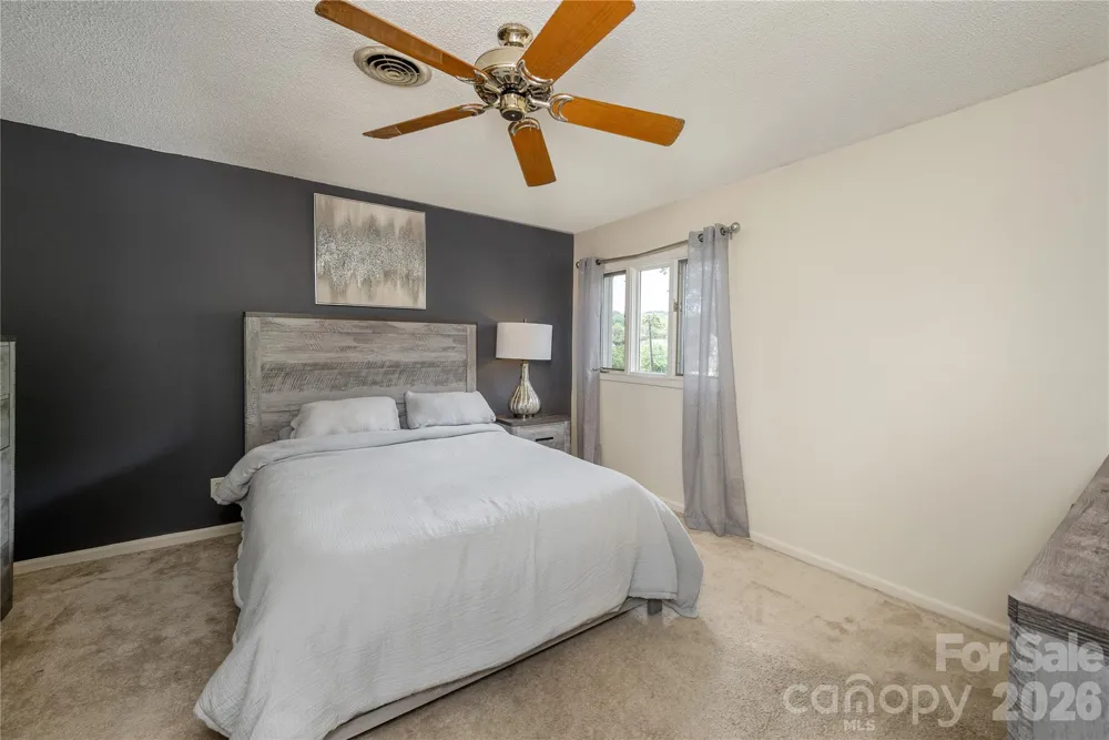 580 Britton Creek Drive Hendersonville, NC 28791
