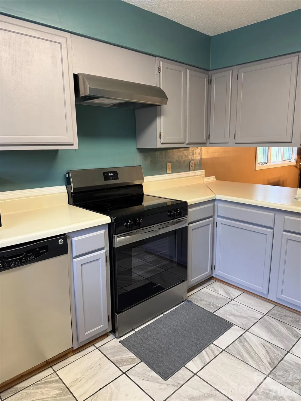 580 Britton Creek Drive Hendersonville, NC 28791