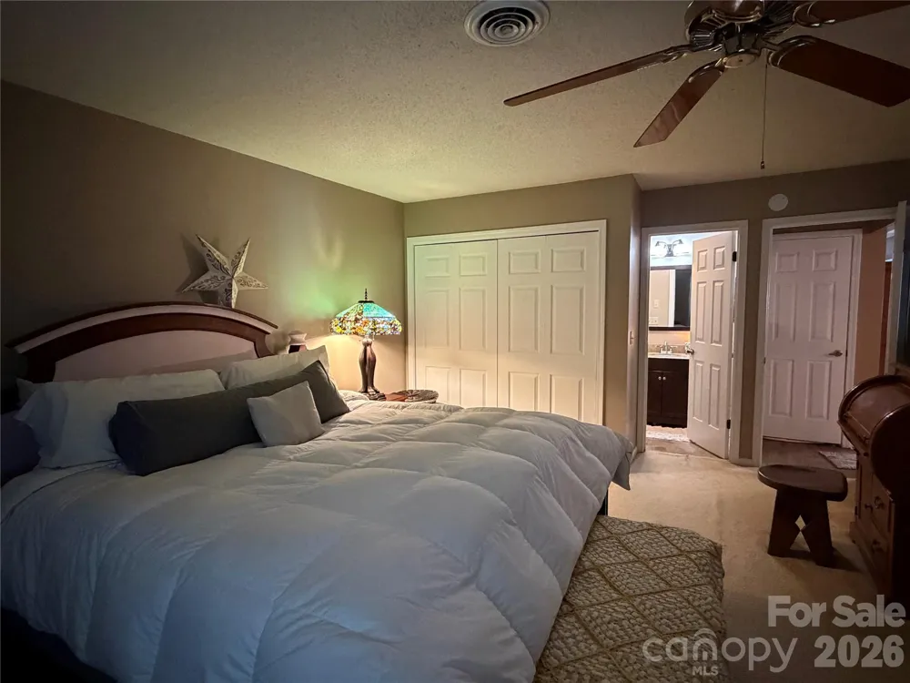 580 Britton Creek Drive Hendersonville, NC 28791
