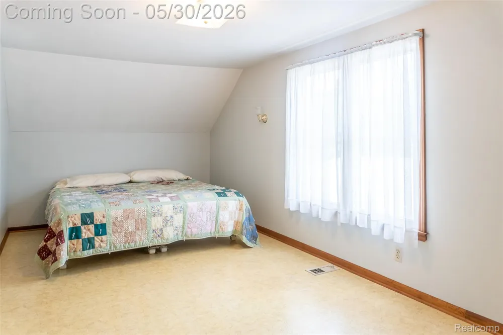 4156 Burns Avenue Lincoln Park City, MI 48146