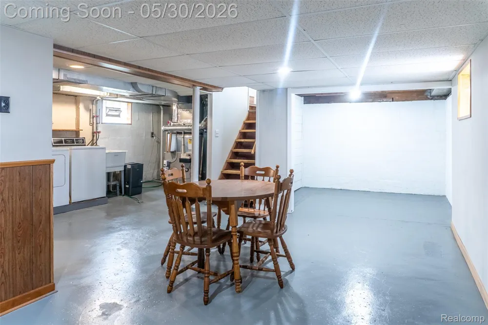 4156 Burns Avenue Lincoln Park City, MI 48146