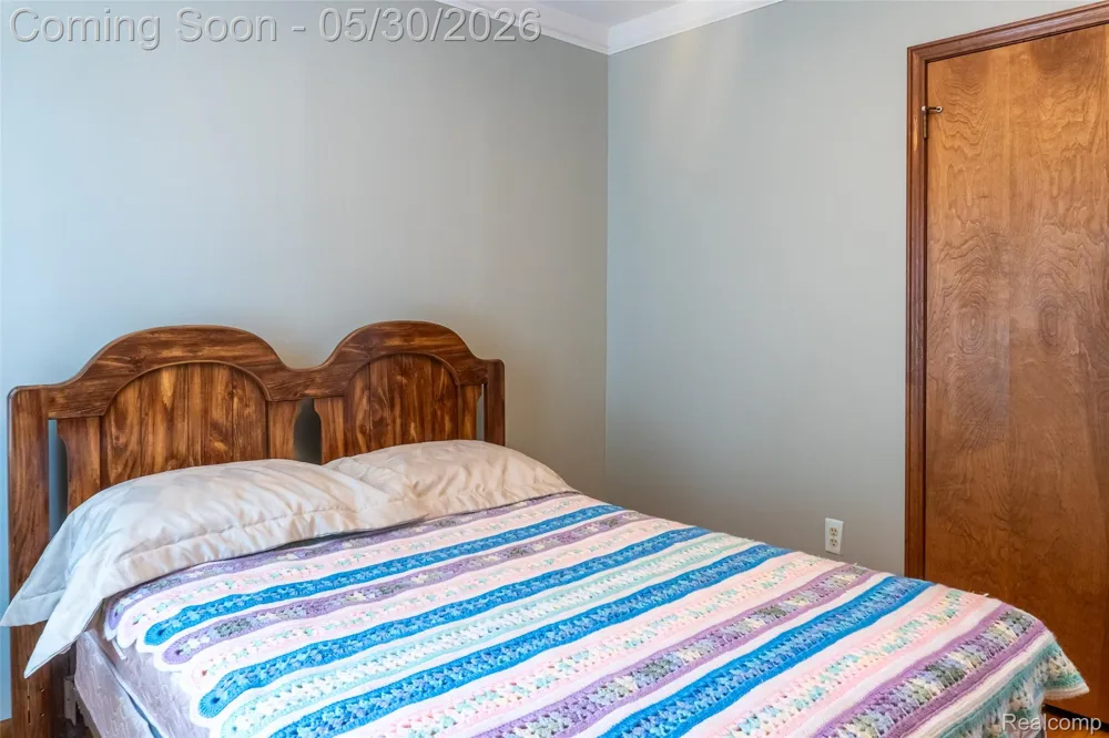 4156 Burns Avenue Lincoln Park City, MI 48146