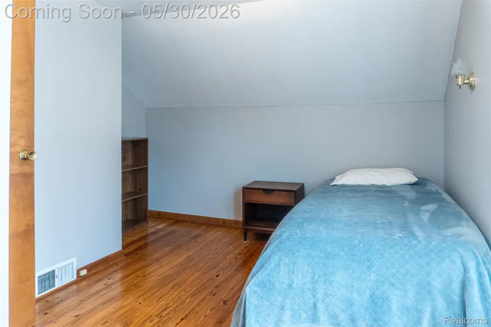 4156 Burns Avenue Lincoln Park City, MI 48146