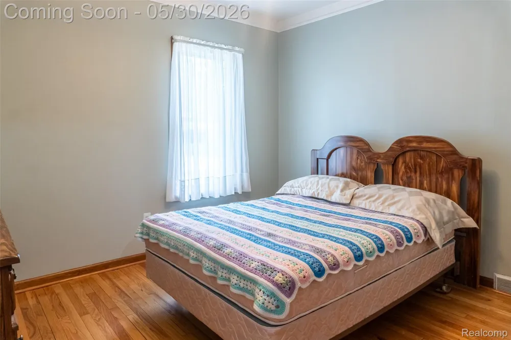 4156 Burns Avenue Lincoln Park City, MI 48146