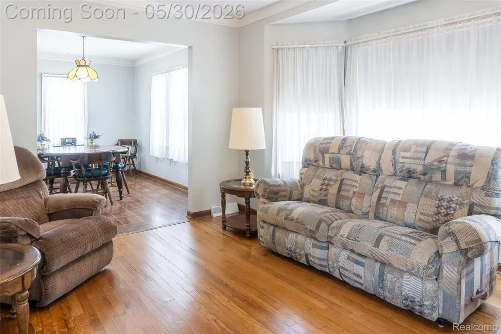 4156 Burns Avenue Lincoln Park City, MI 48146