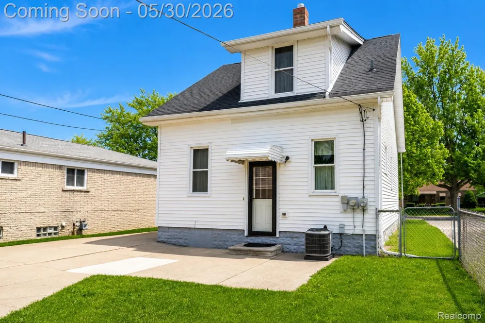 4156 Burns Avenue Lincoln Park City, MI 48146