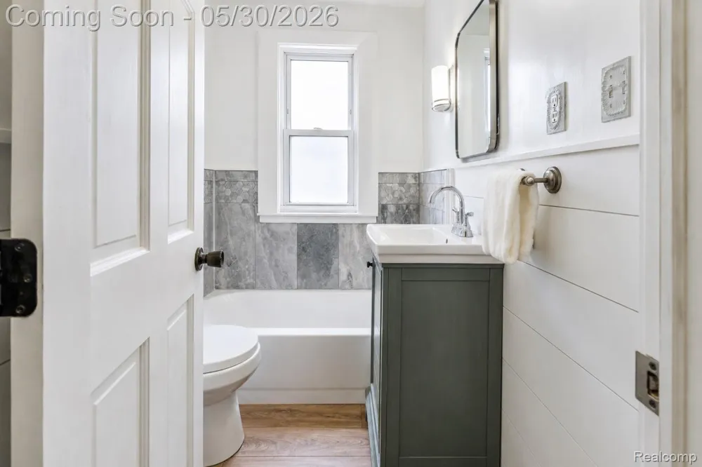 4156 Burns Avenue Lincoln Park City, MI 48146