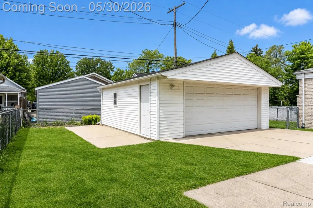 4156 Burns Avenue Lincoln Park City, MI 48146