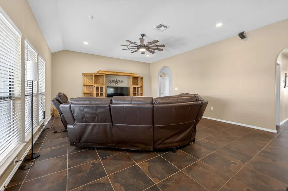 317 Yorktown Pleasanton, TX 78064