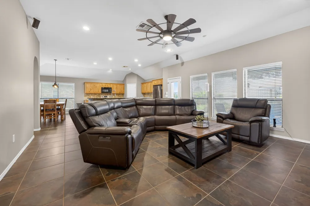 317 Yorktown Pleasanton, TX 78064