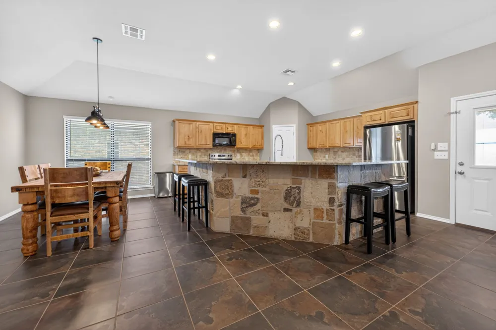 317 Yorktown Pleasanton, TX 78064