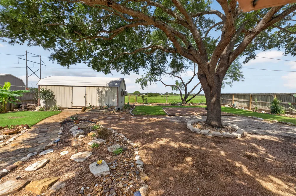 317 Yorktown Pleasanton, TX 78064