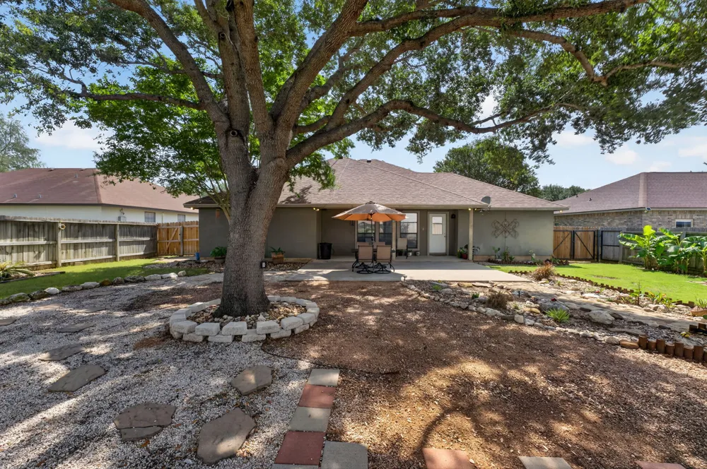 317 Yorktown Pleasanton, TX 78064